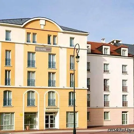 Quality Paris Ouest Hotel 3*