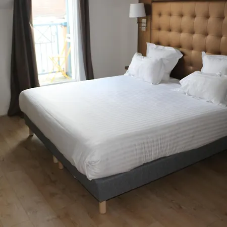 Du Chateau De 3*