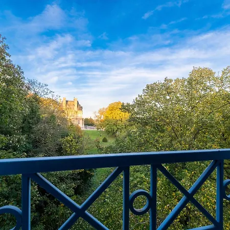 Du Château