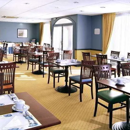 Quality Paris Ouest Hotel 3*