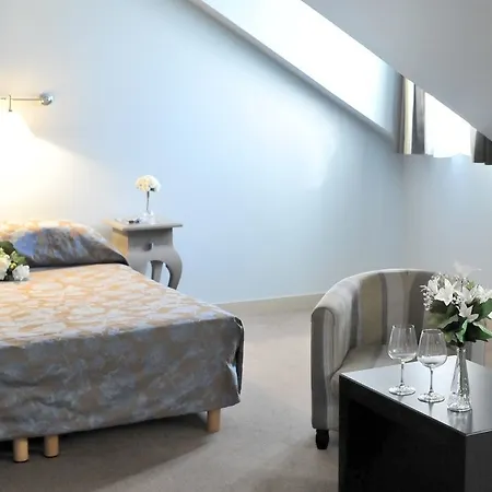 Du Chateau 3*