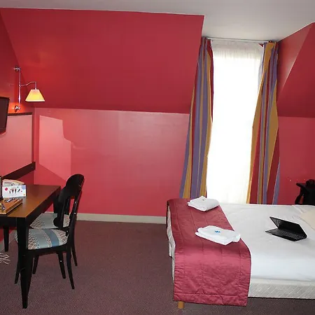 Quality Paris Ouest Hotel 3*