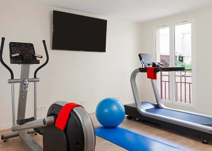 Du Chateau 3* Мезон-Лафит