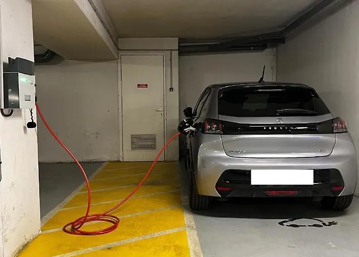 Du Chateau Отель Мезон-Лафит