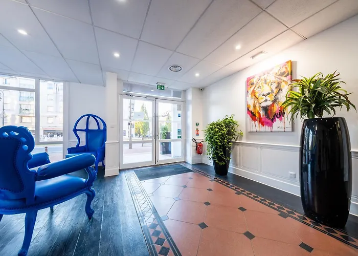 Du Chateau Отель Мезон-Лафит