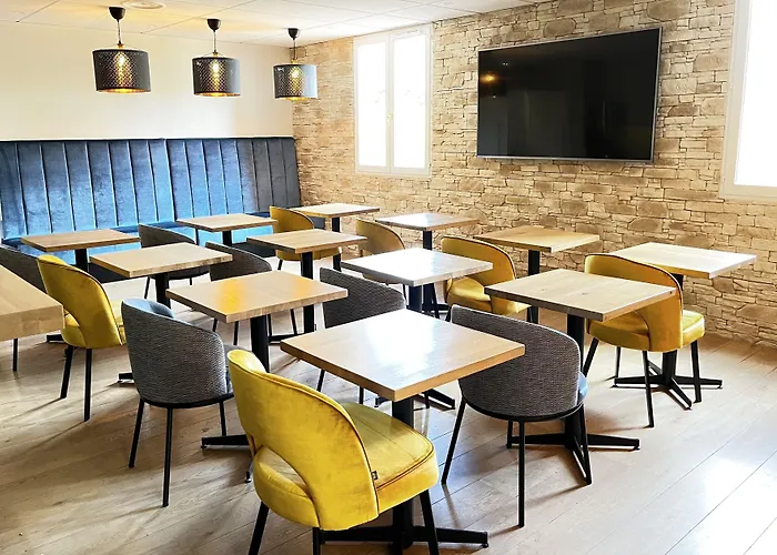 Du Chateau Отель 3*