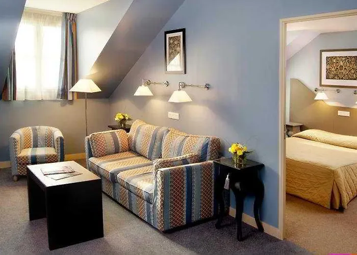 Du Chateau Отель 3*