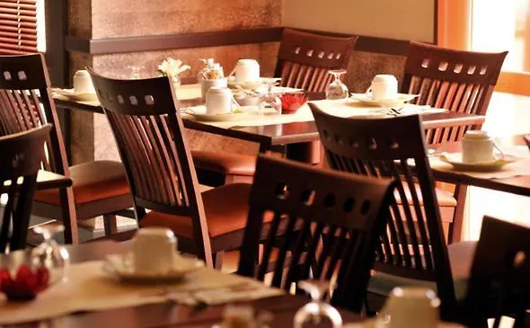 Du Chateau Отель 3*