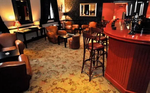 Отель Du Chateau Мезон-Лафит